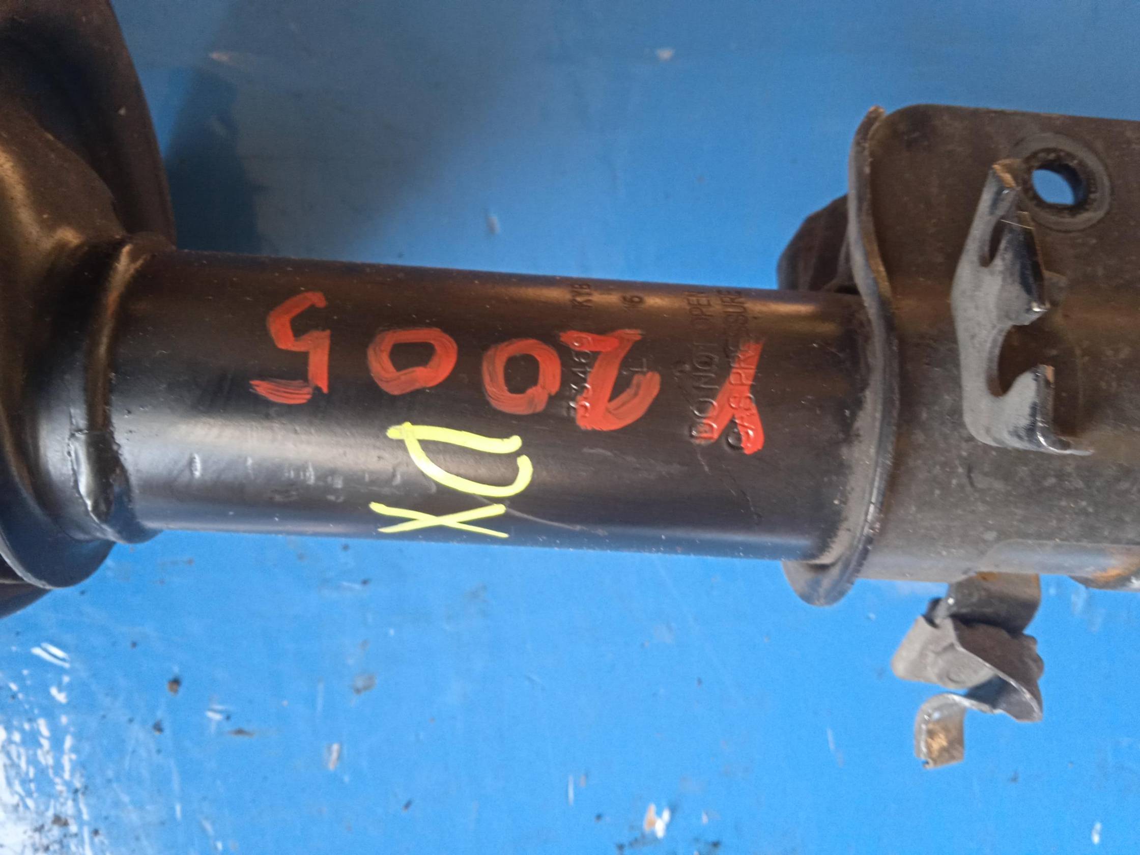 Ammortizzatore ant. dx.